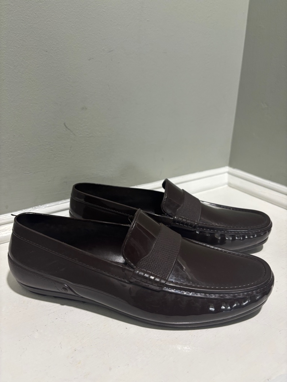 Pearl Men’s Classic Brown Plastic Slip-On Loafers-shoe 9